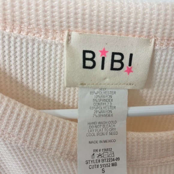 💙💙POSH PARTY HOST PICK💙💙NWOT BiBi Boutique Shirt Color Block & Pocket Size S/M - Picture 13 of 13